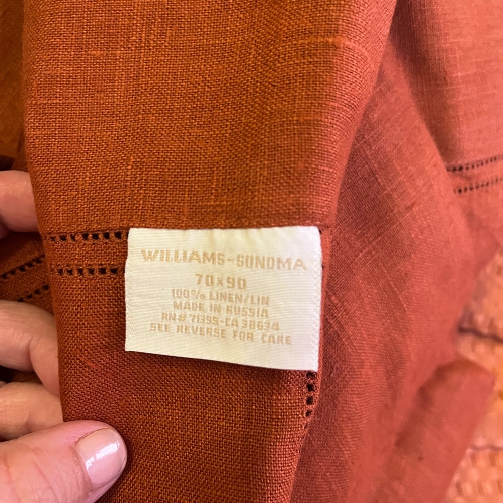 Willams Sonoma 100% Linen Tablecloth